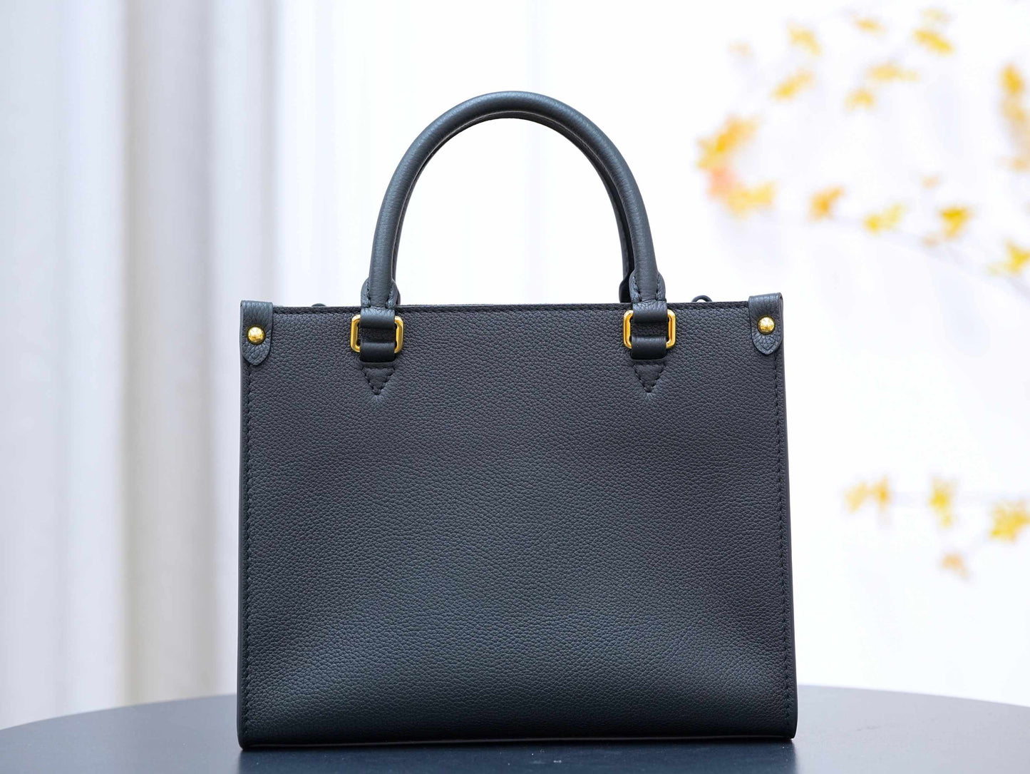 Louis Vuitton lock&go Handbag