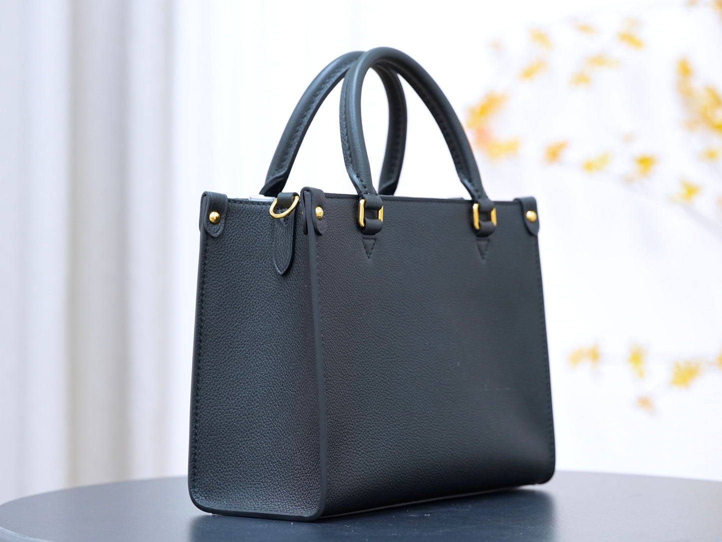 Louis Vuitton lock&go Handbag