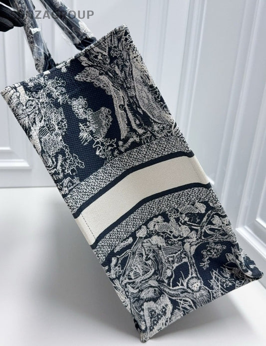Christian Dior BOOK Classic Zoo Series tote Shoulder bag Almost Brand NEW