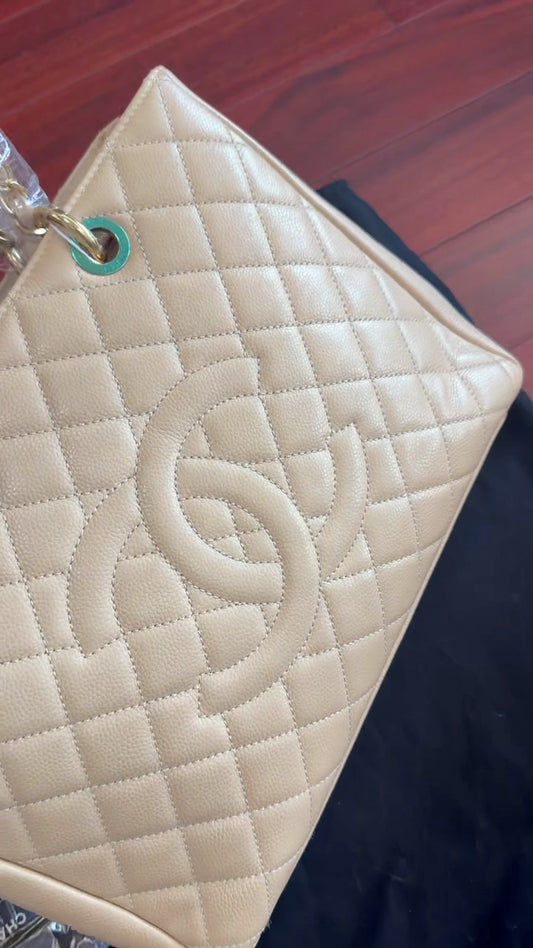 CHANEL GST beige Calfskin Chain Shoulder Handbag Women Good Condition