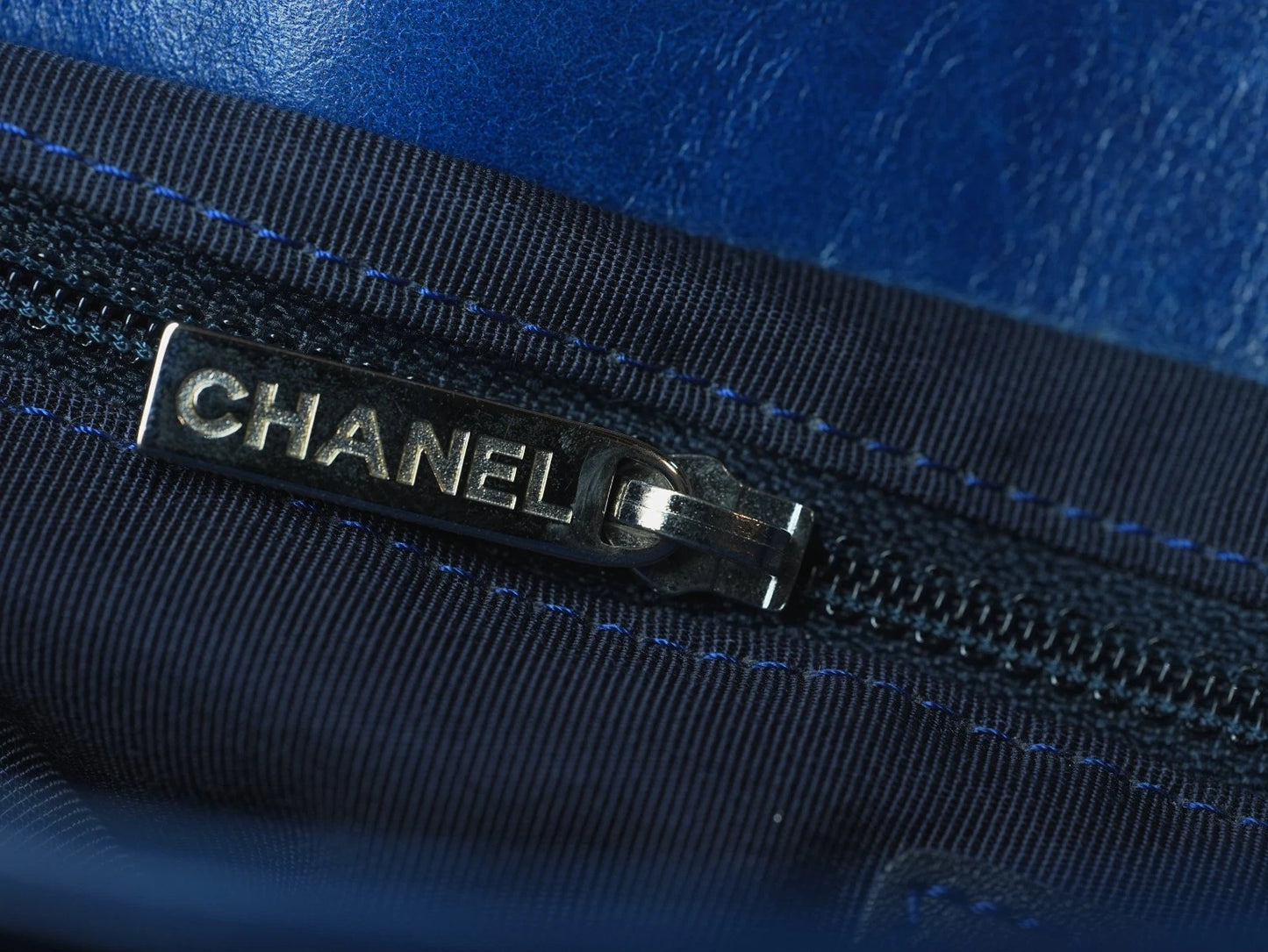 CHANEL Oil wax leather Sapphire blue Hobo Shoulder Bag Crossboy