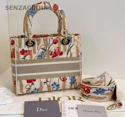 Chirstian Dior Lady D-Lite Florilegio Embroidery Handbang Almost brand new 2WAY