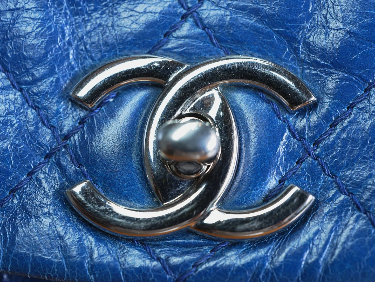 CHANEL Oil wax leather Sapphire blue Hobo Shoulder Bag Crossboy