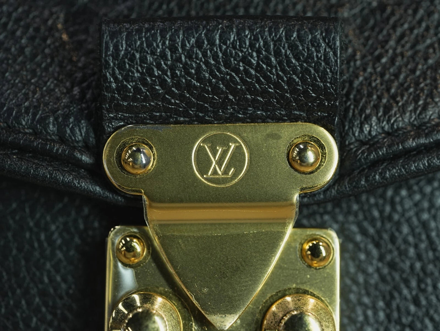 Louis Vuitton Saint-Germain MM Black Empreinte Monogram Shoulder bag Crossbody