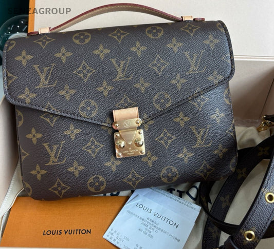 Louis Vuitton Monogram POCHETTE MÉTIS Shoulder bag Canvas Alomost brand NEW