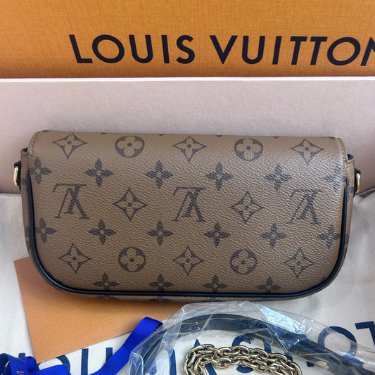 Louis Vuitton Ivy Monogram Chain Shoulder Bag in Black & Brown