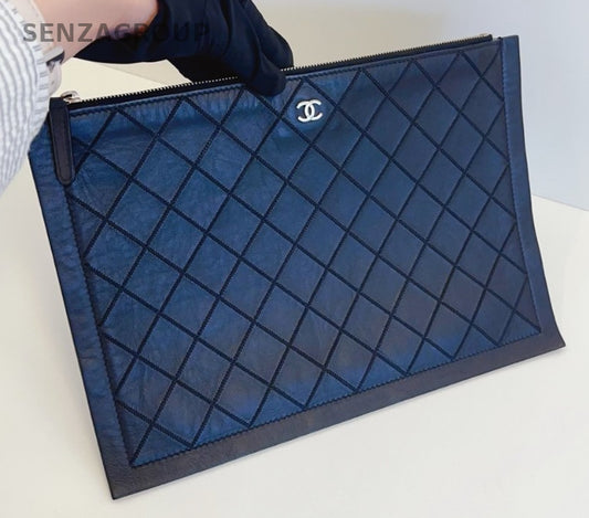 CHANEL Diamond pattern Black Clutch