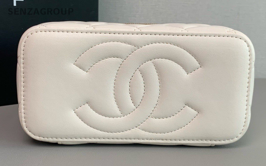Chanel 22K Lambskin Shoulder Crossbody Vanity Case White Gold Almost Brand New