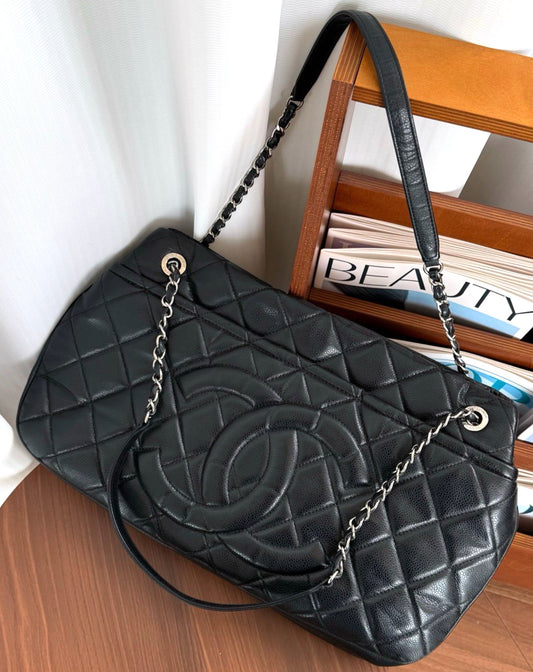 CHANEL Relief sculpture CC Chain Shoulder bag Black Silver tote Women