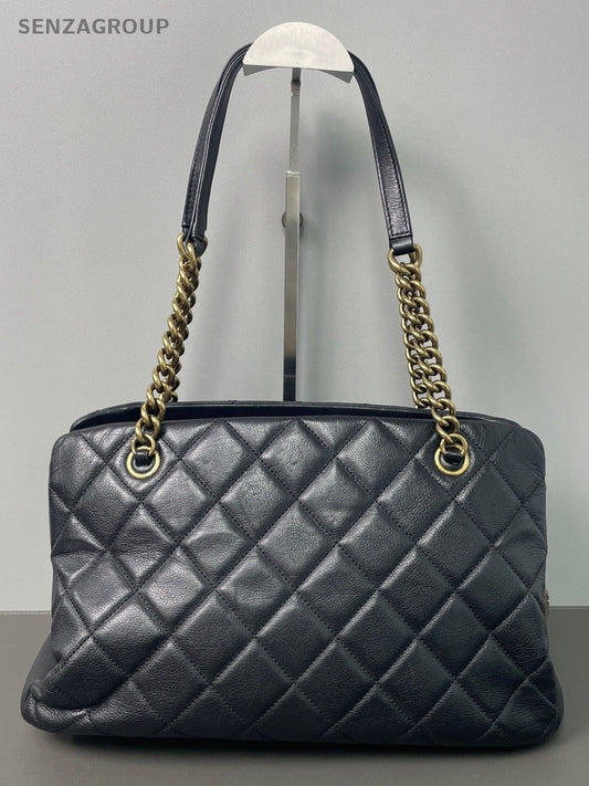 CHANEL Vintage Oil wax leather Chain Shoulder Handbag Black Gold Women