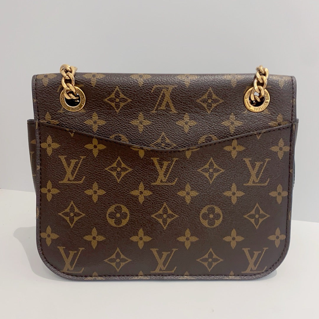 Louis Vuitton Passy Monogram Canvas Brown Shoulder Bag Crossbody Gold Hardware