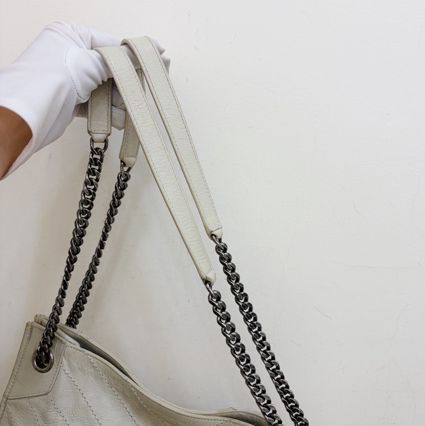 Saint Laurent Niki White Silver Shoulder Bag Chain Bag Excellent