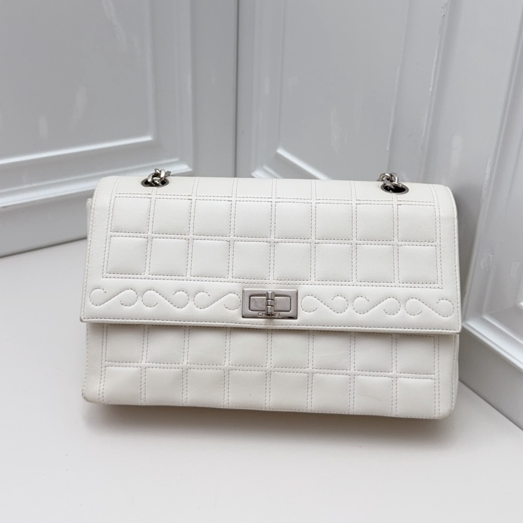 Chanel Square Quilt Flap Chain Shoulder Bag White Silver Used Women Classic