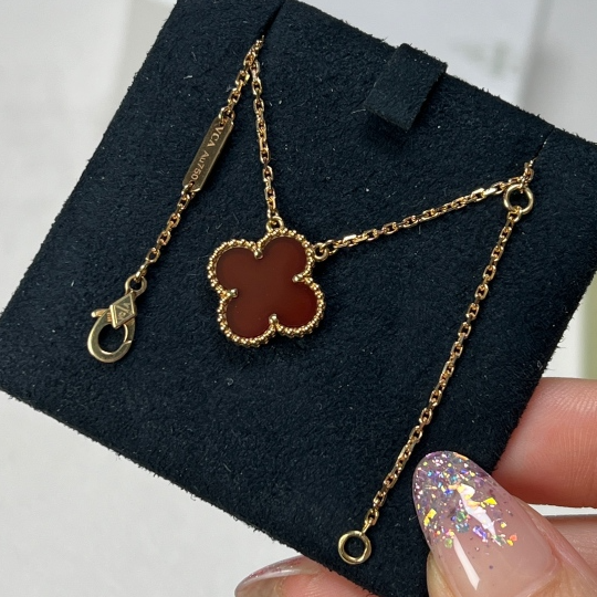 Van Cleef &amp; Arpels Vintage Alhambra Necklace18k YG with Red Carnelian Pendant
