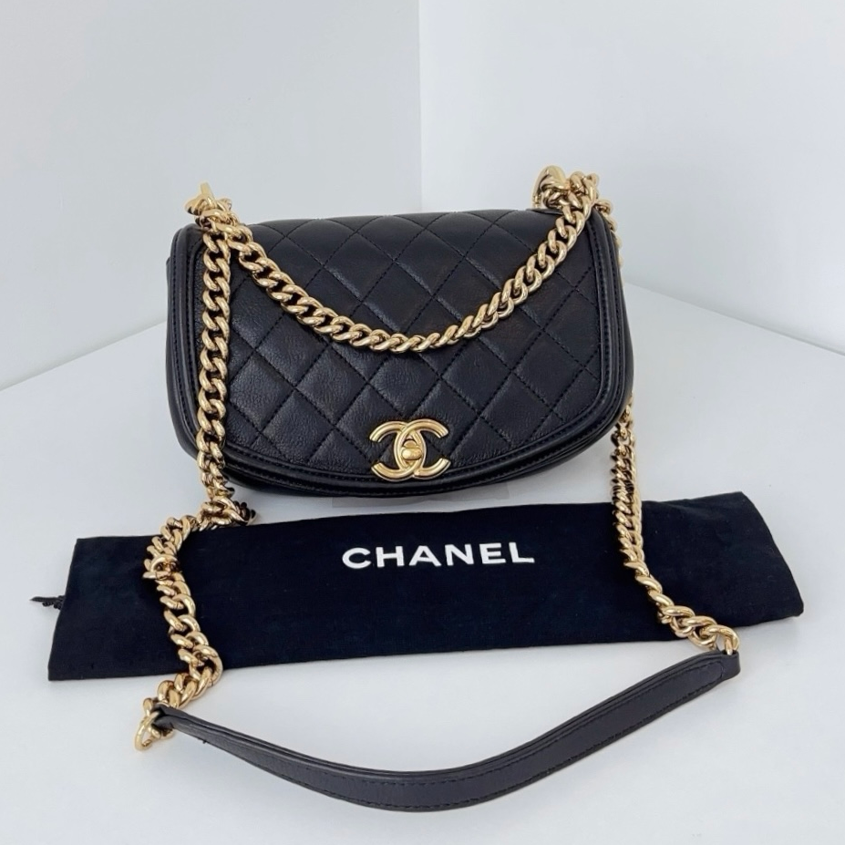 Authentic Chanel Calfskin Black Saddle Chain Shoulder Bag Crossbody Diamond