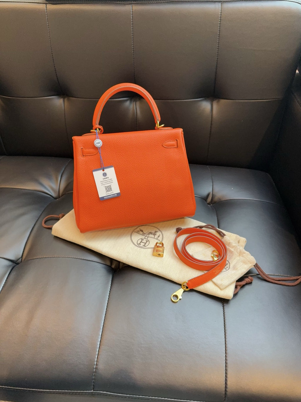 Hermes Kelly 25 Sellier In Orange Togo Leather with Gold Hardware - Pre-Owned
