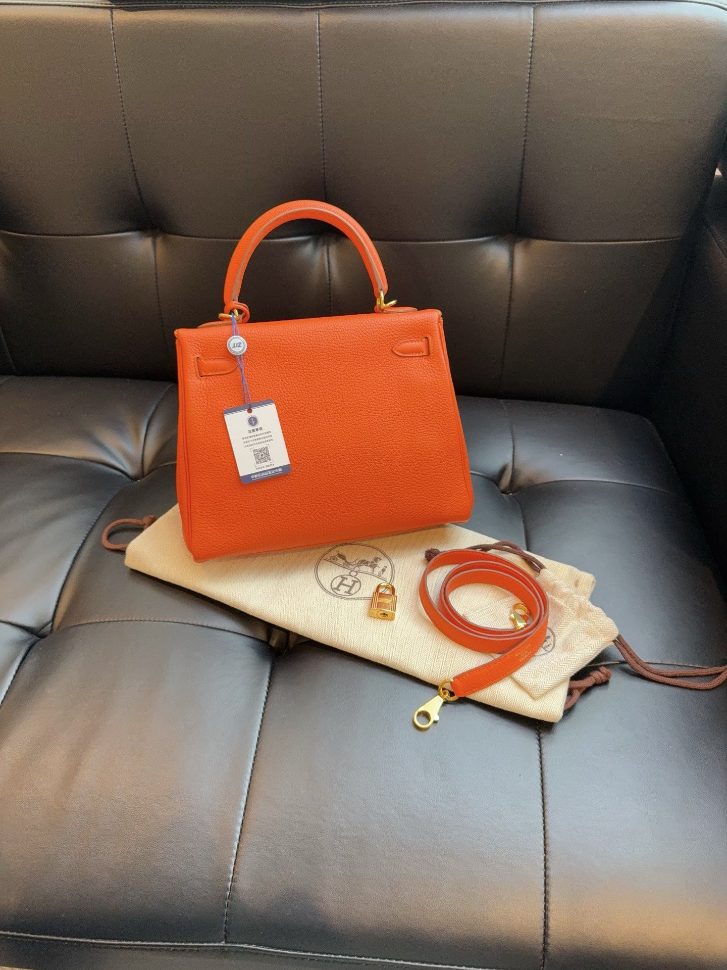 Hermes Kelly 25 Sellier In Orange Togo Leather with Gold Hardware - Pre-Owned