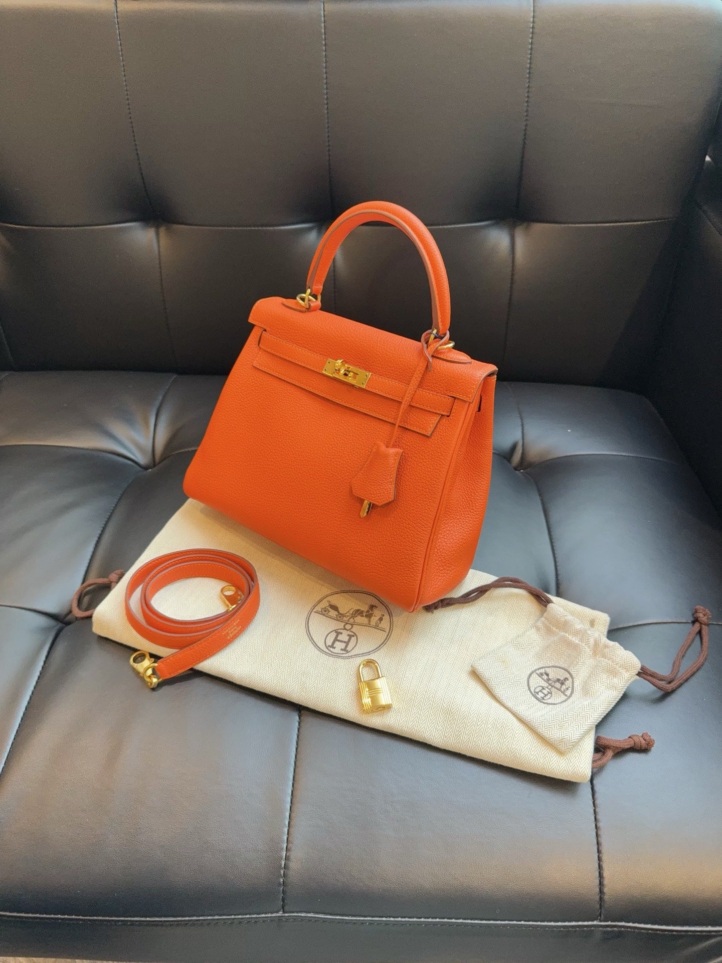 Hermès Kelly 25 Sellier in Orange Togo Leather with Gold Hardware