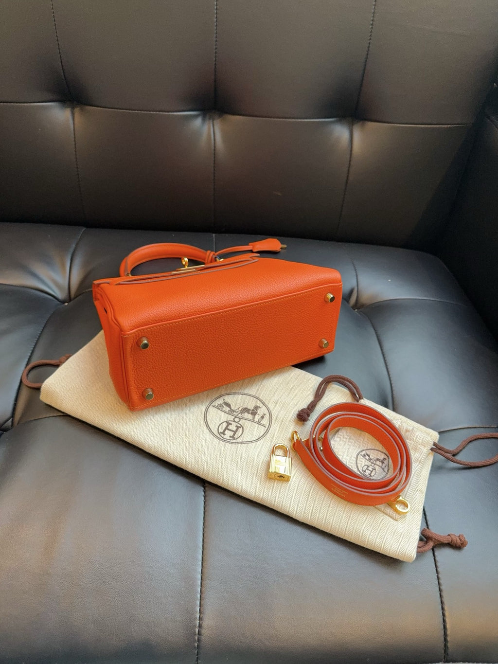 Hermes Kelly 25 Sellier In Orange Togo Leather with Gold Hardware - Pre-Owned