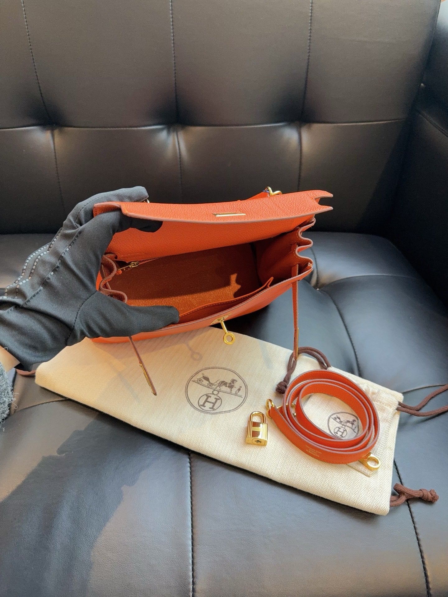 Hermès Kelly 25 Sellier in Orange Togo Leather with Gold Hardware