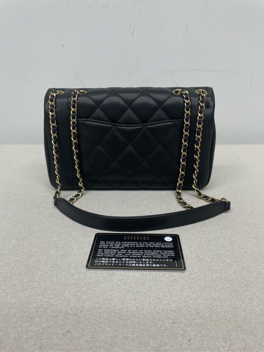Chanel Flap Shoulder Bag with Authenticity Card - 22 cm, Pre-Owned