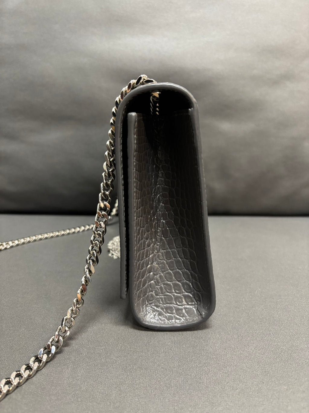 Saint Laurent Kate Bag in Silver-Gray - Pre-Owned