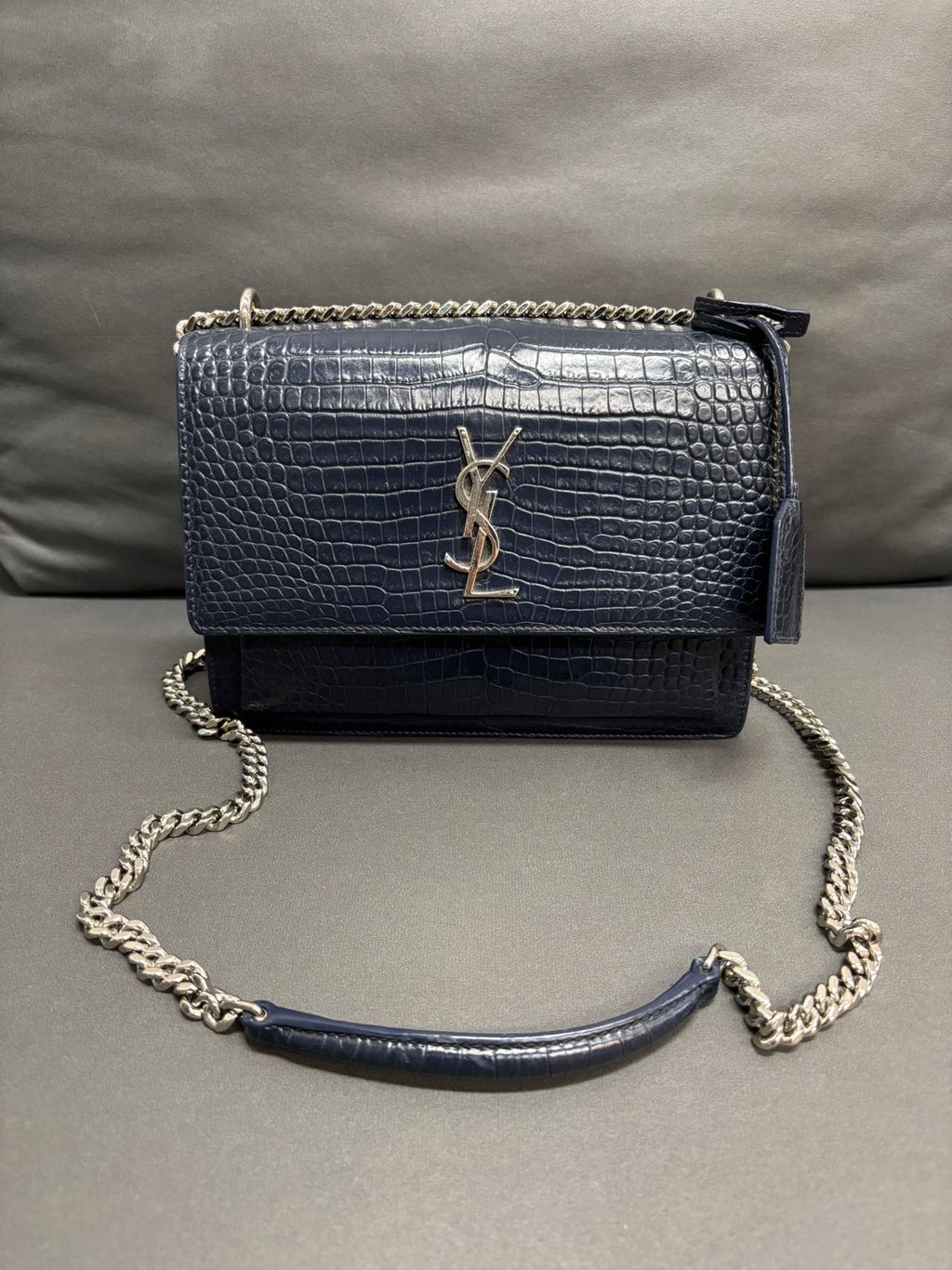 Saint Laurent LouLou Bag in Navy Blue - Pre-Owned