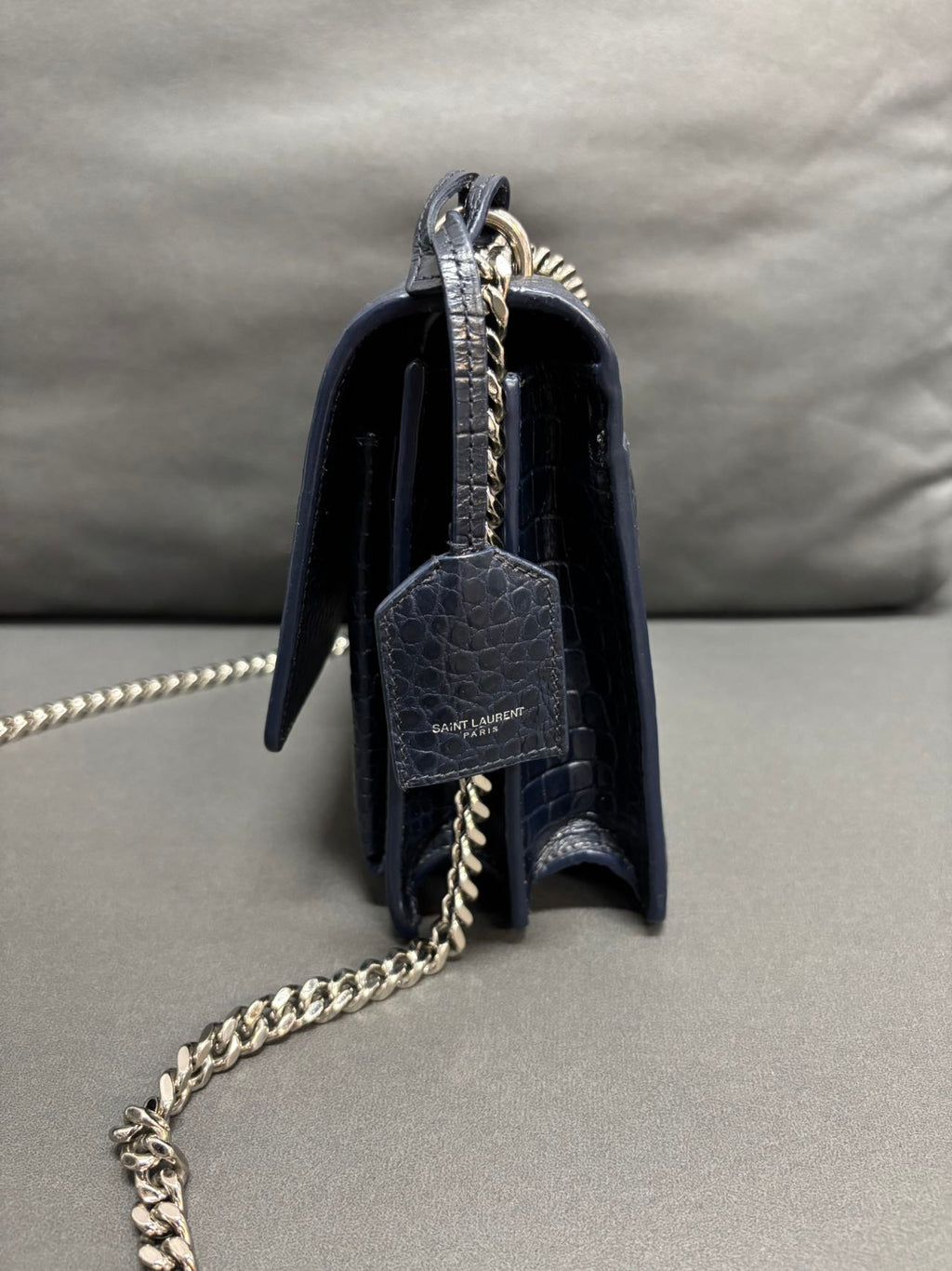 Saint Laurent LouLou Bag in Navy Blue - Pre-Owned