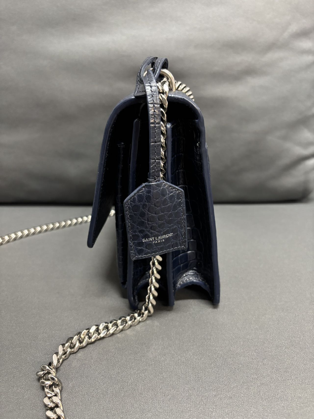 Saint Laurent LouLou Bag in Navy Blue - Pre-Owned