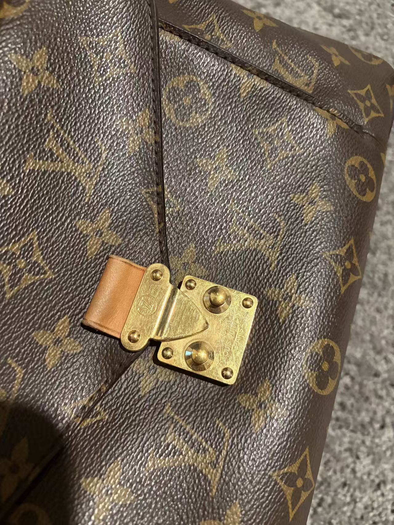 LOUIS VUITTON Metis Hobo Monogram Canvas Shoulder Bag Brown