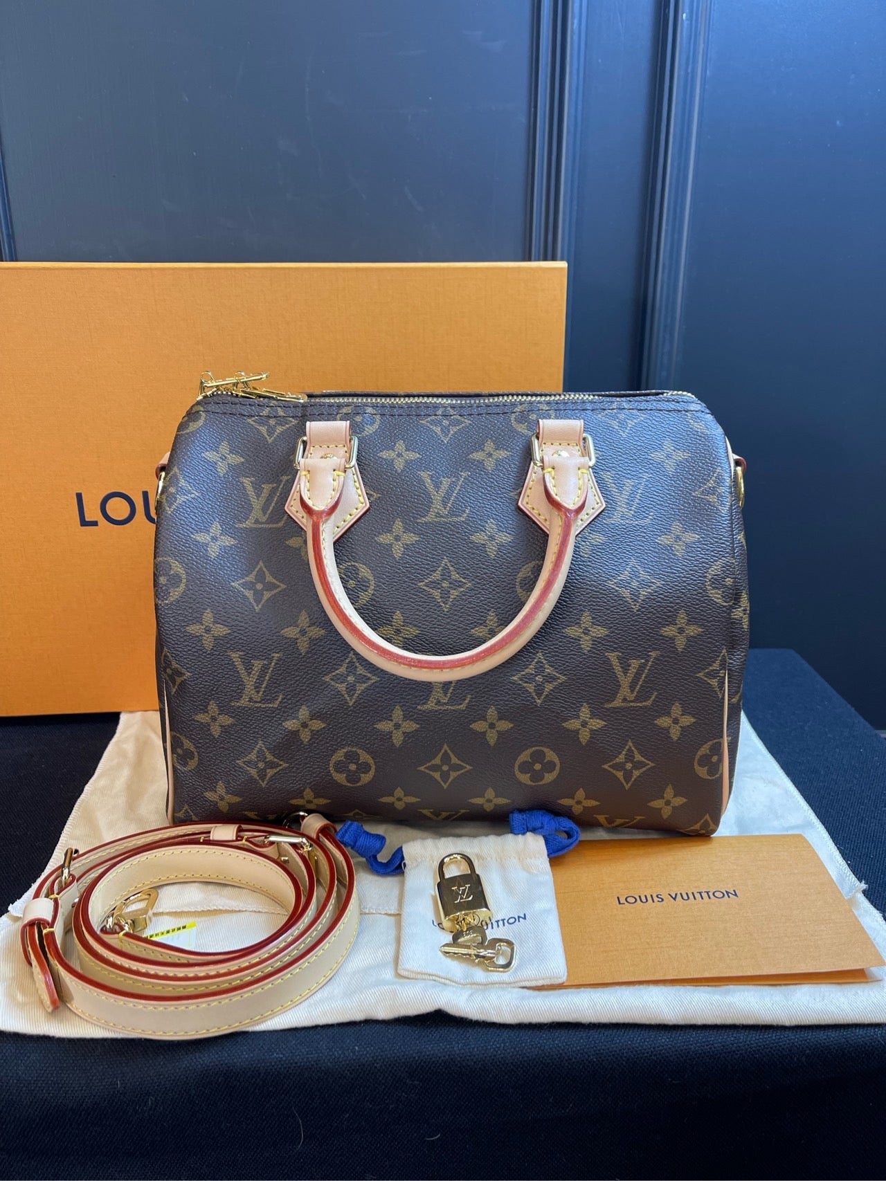Louis Vuitton Monogram Speedy Bandoulière 25 - Microchip Version