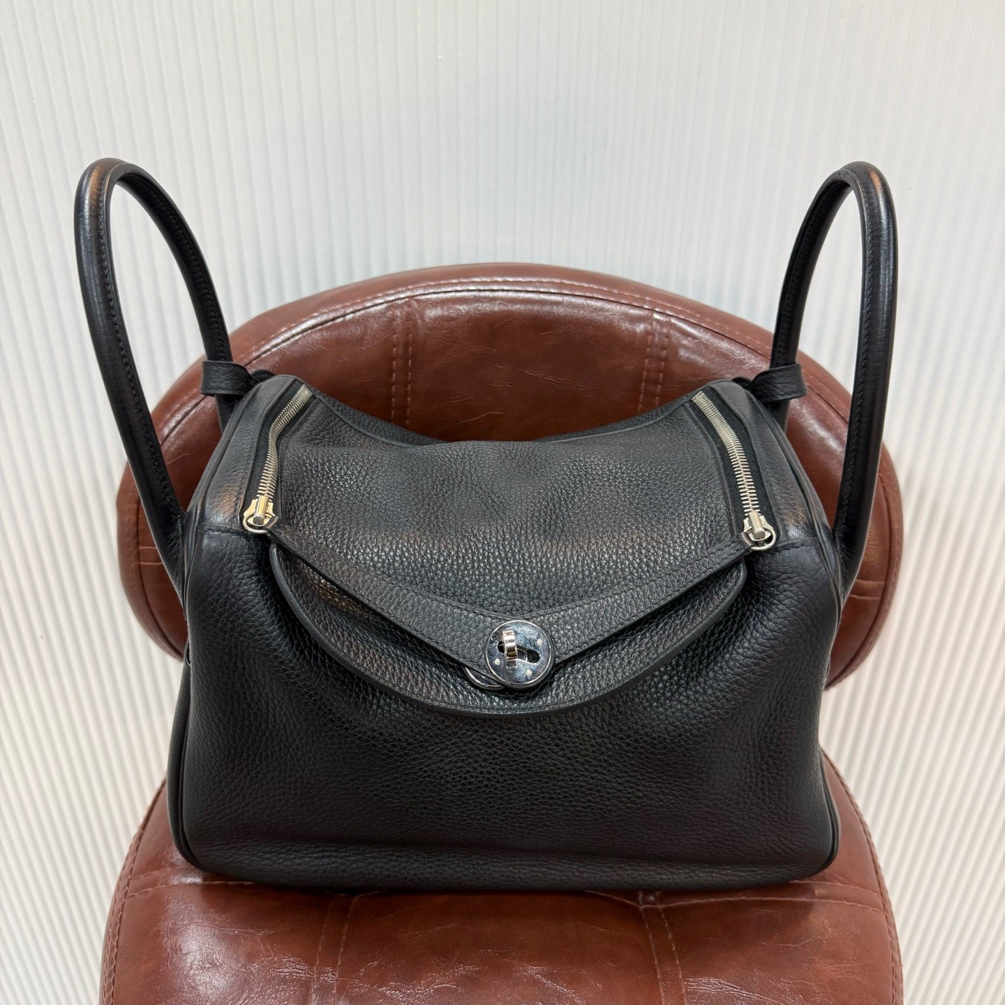 Hermès Lindy 30 - Black Clemence/Togo Leather - Palladium Hardware - Stamp C