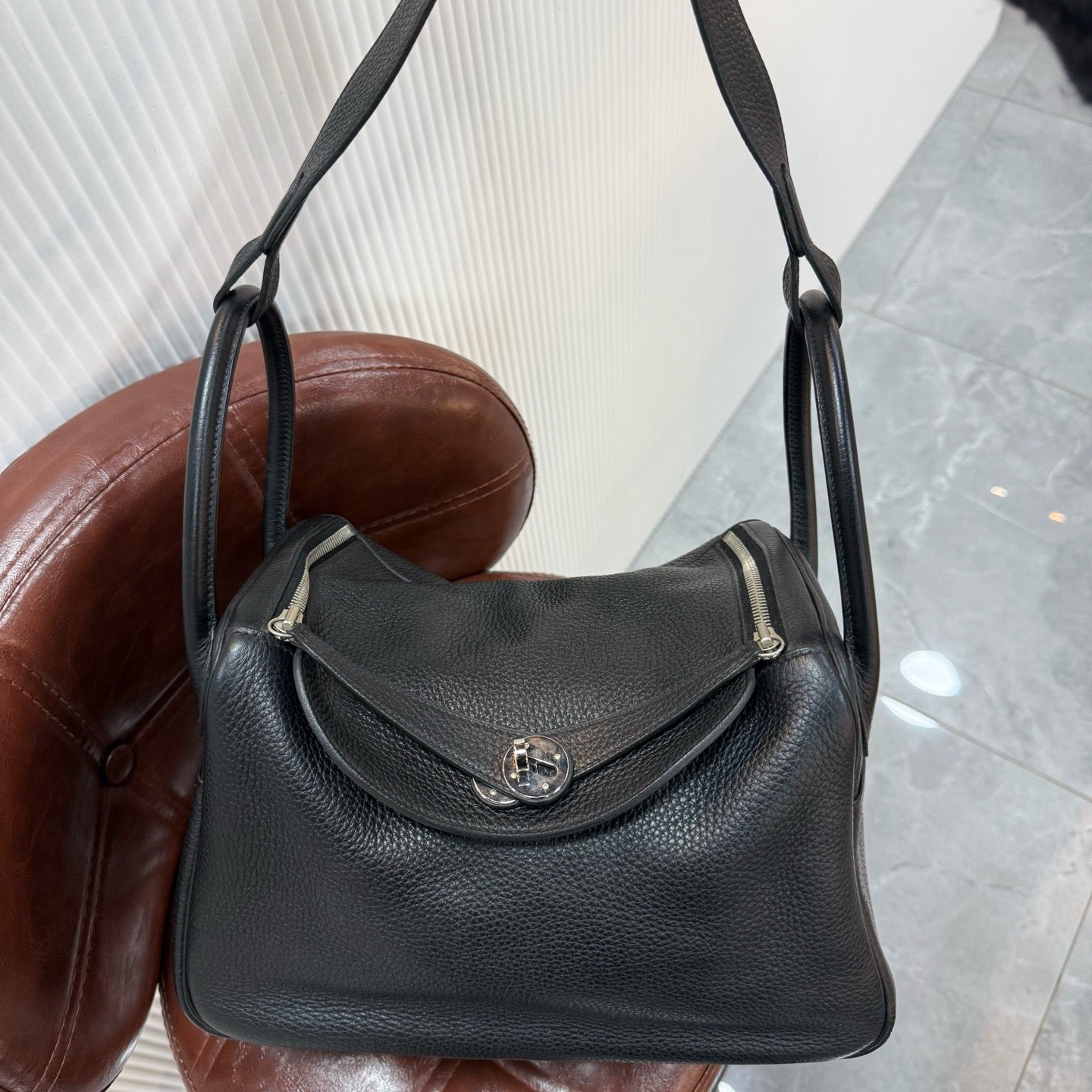 Hermès Lindy 30 - Black Clemence/Togo Leather - Palladium Hardware - Stamp C