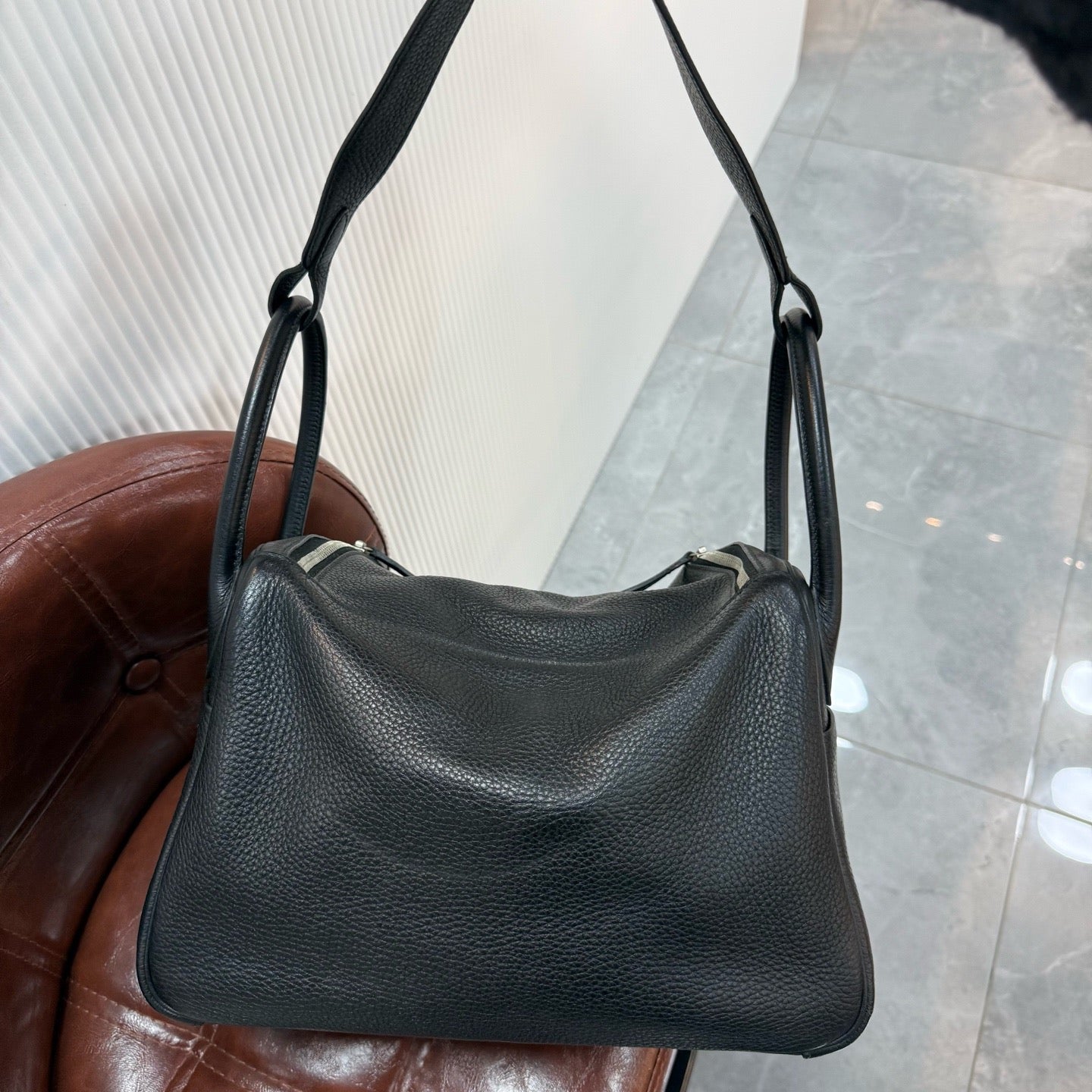 Hermès Lindy 30 - Black Clemence/Togo Leather - Palladium Hardware - Stamp C