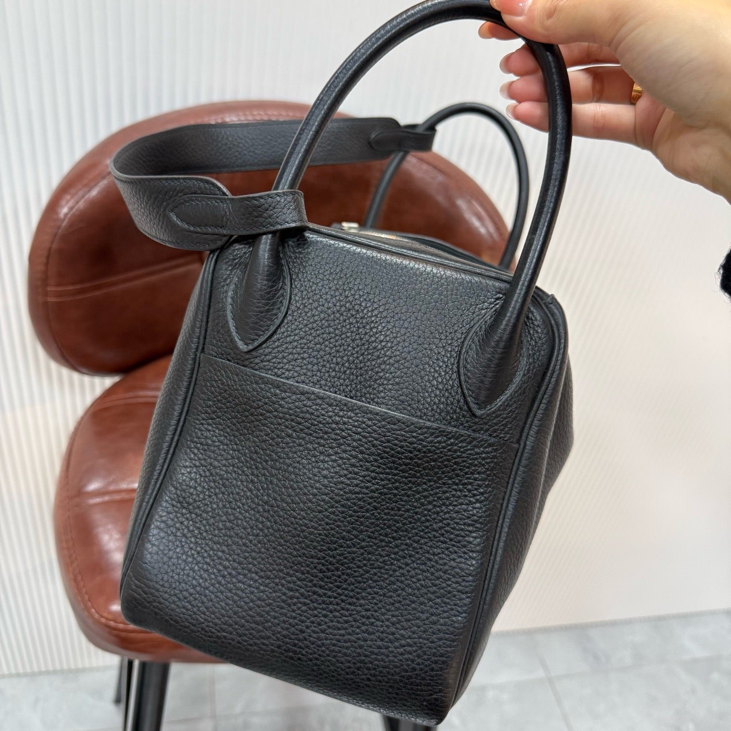 Hermès Lindy 30 - Black Clemence/Togo Leather - Palladium Hardware - Stamp C