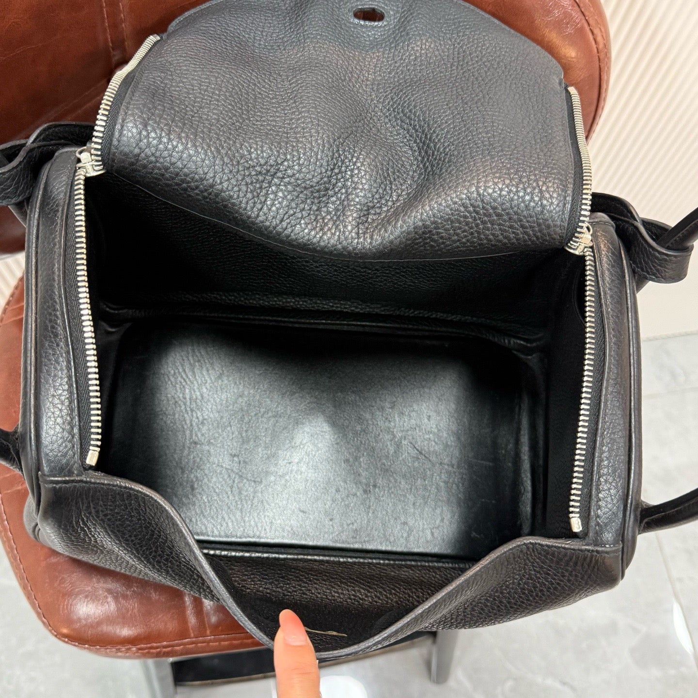 Hermès Lindy 30 - Black Clemence/Togo Leather - Palladium Hardware - Stamp C