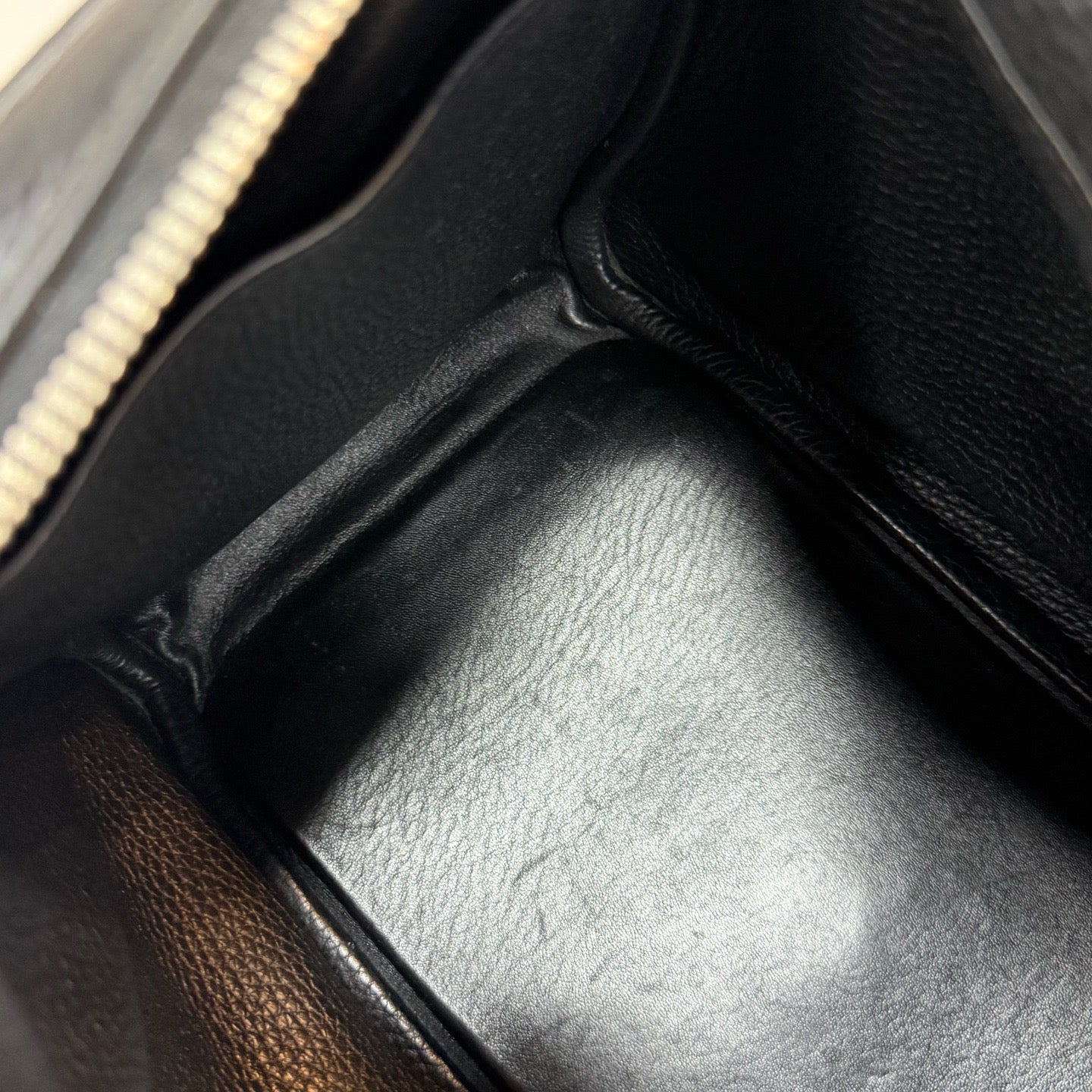 Hermès Lindy 30 - Black Clemence/Togo Leather - Palladium Hardware - Stamp C