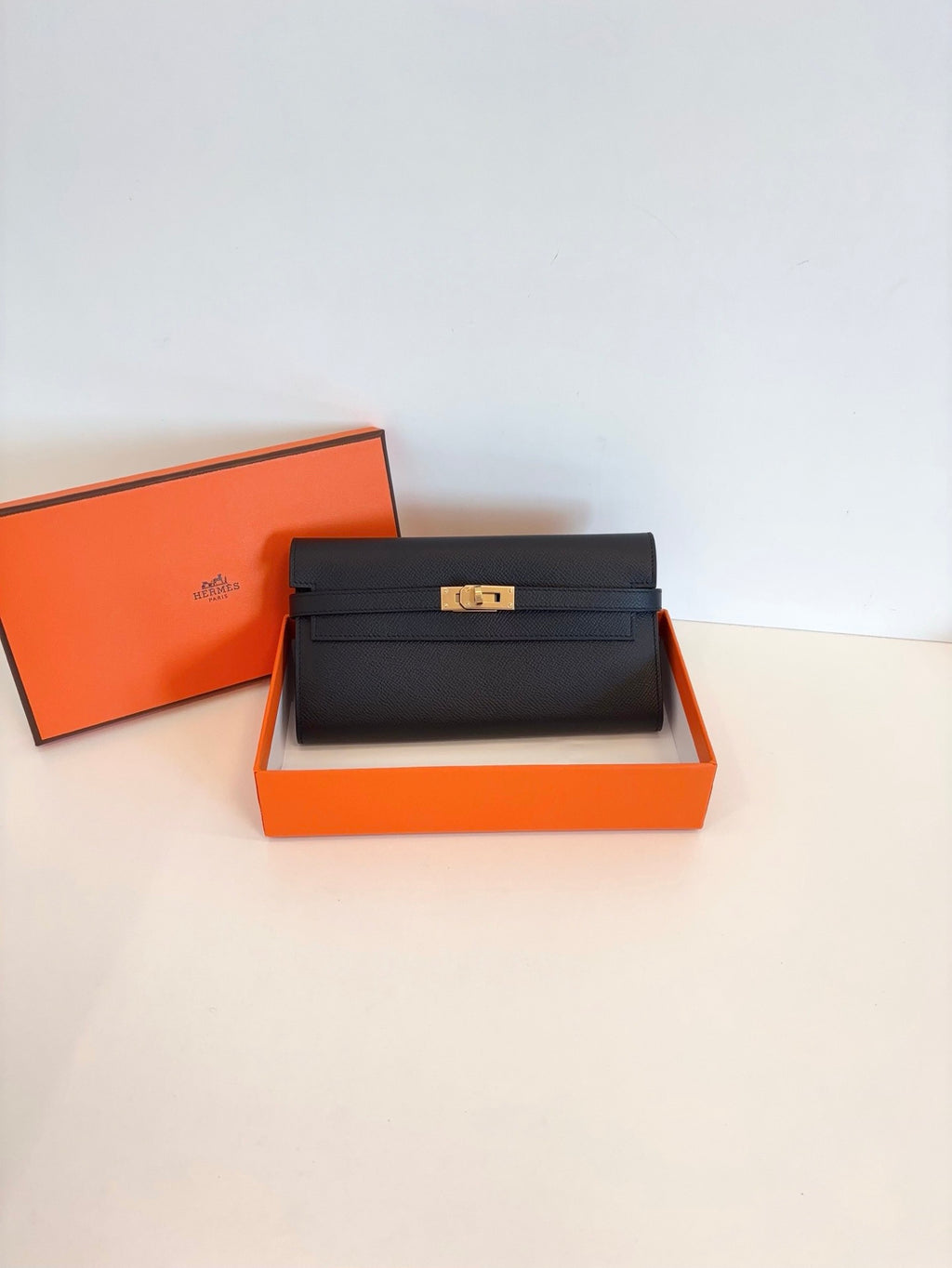Hermes Kelly Wallet Long – Noir Epsom with Gold Hardware - Pre-Owned
