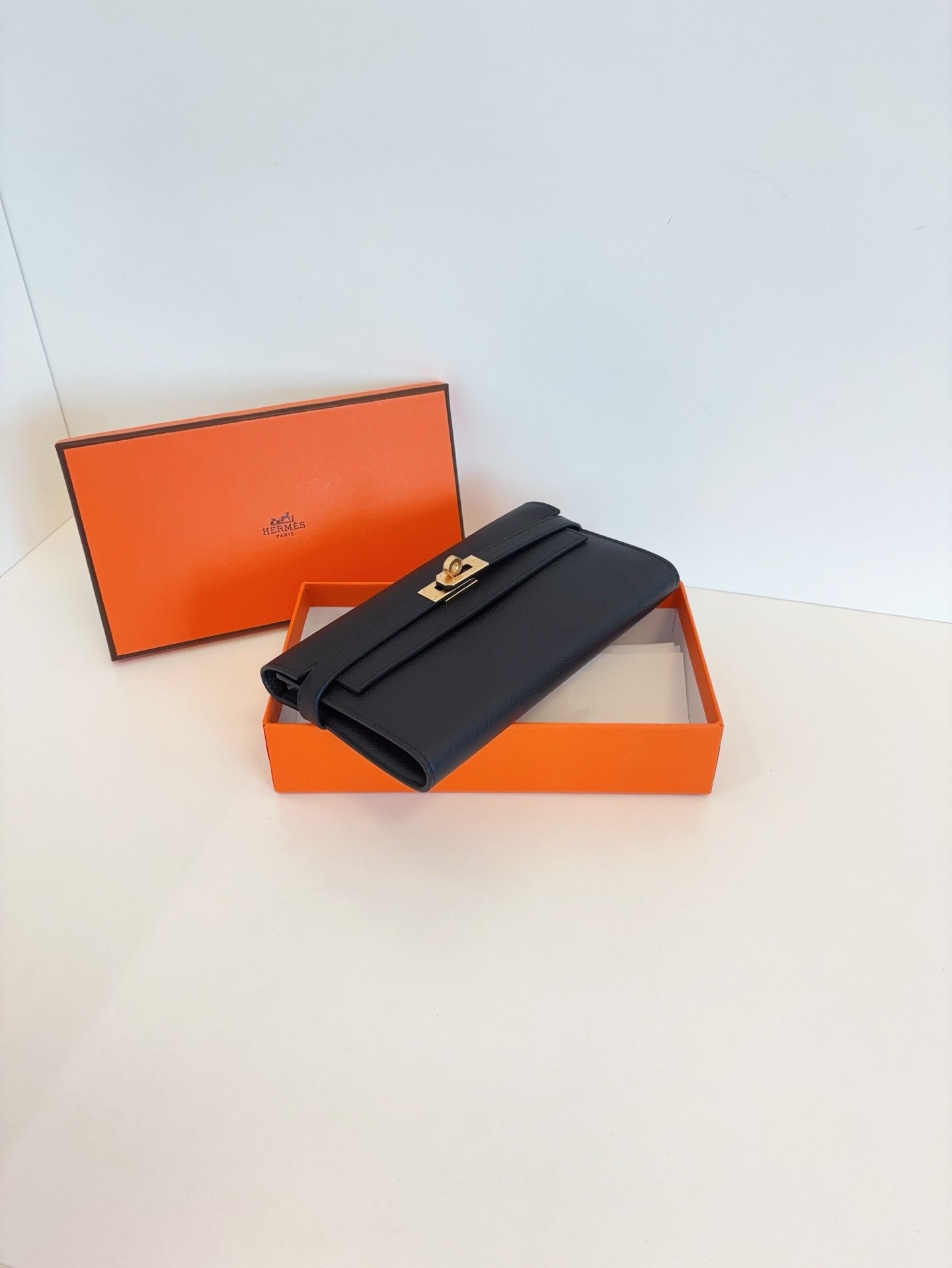 Hermes Kelly Wallet Long – Noir Epsom with Gold Hardware - Pre-Owned