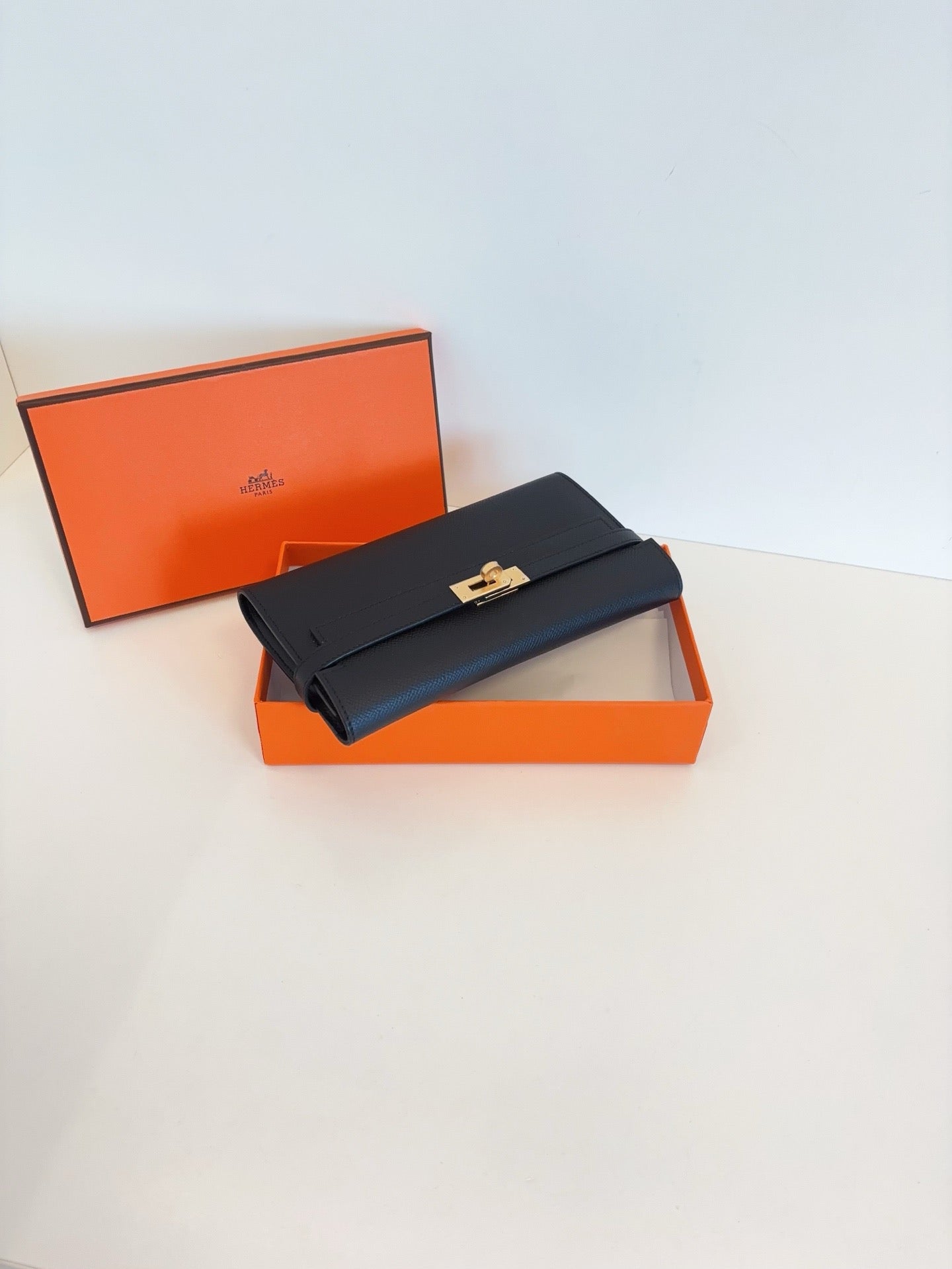 Hermes Kelly Wallet Long – Noir Epsom with Gold Hardware - Pre-Owned