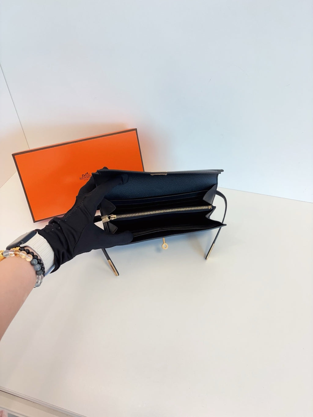 Hermes Kelly Wallet Long – Noir Epsom with Gold Hardware - Pre-Owned