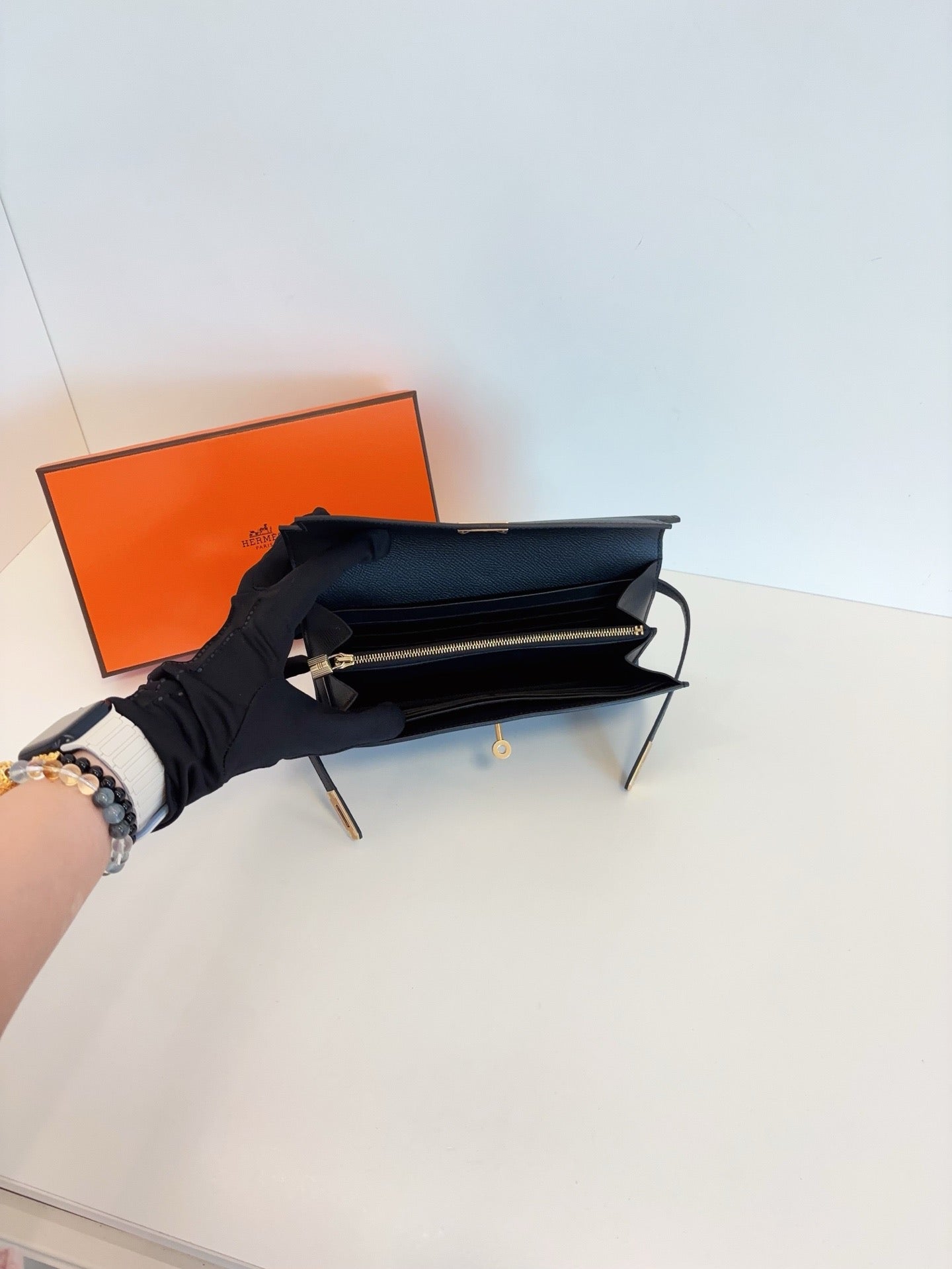 Hermes Kelly Wallet Long – Noir Epsom with Gold Hardware - Pre-Owned