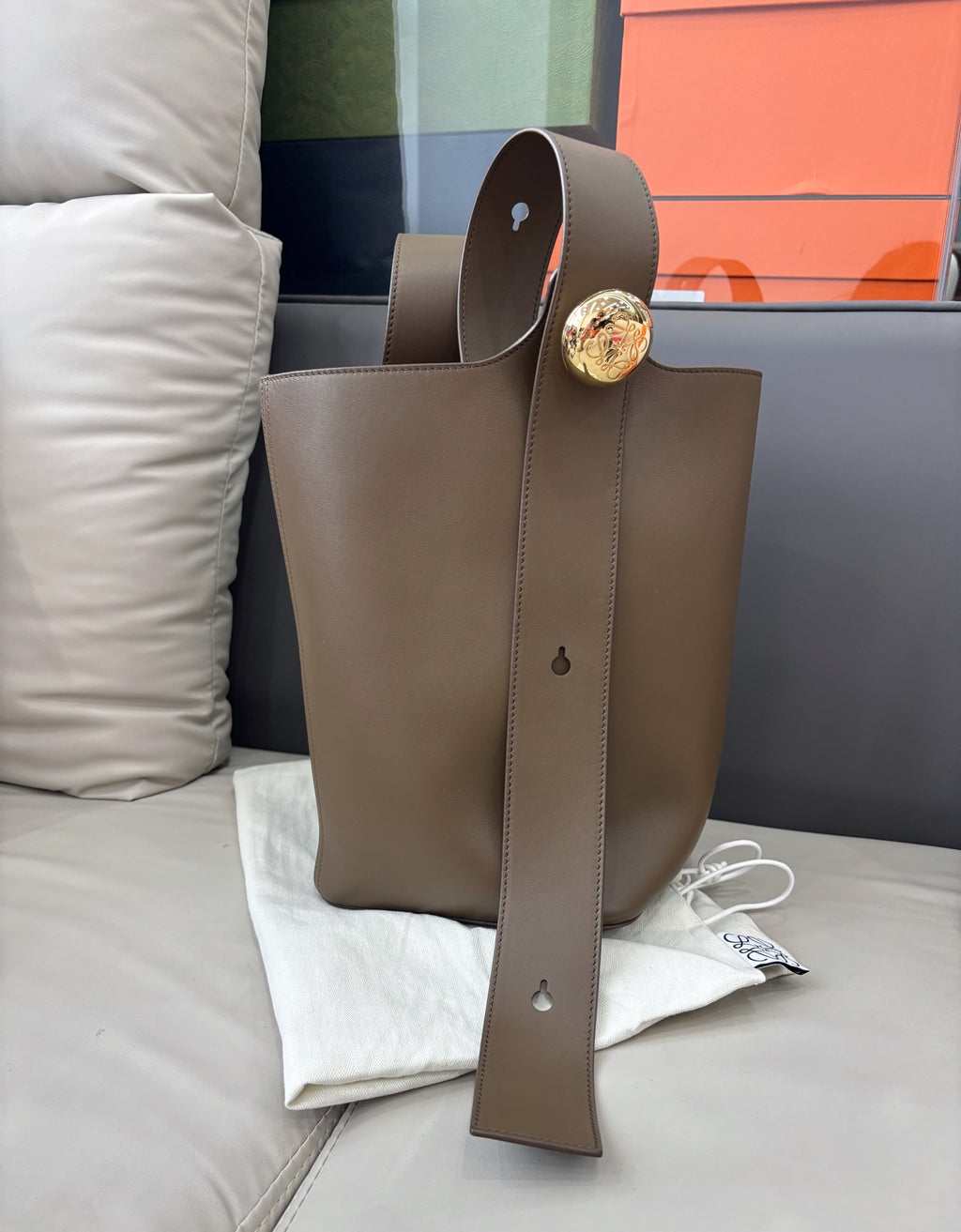 LOEWE Pebble Bucket Medium Bucket Bag Shoulder Bag