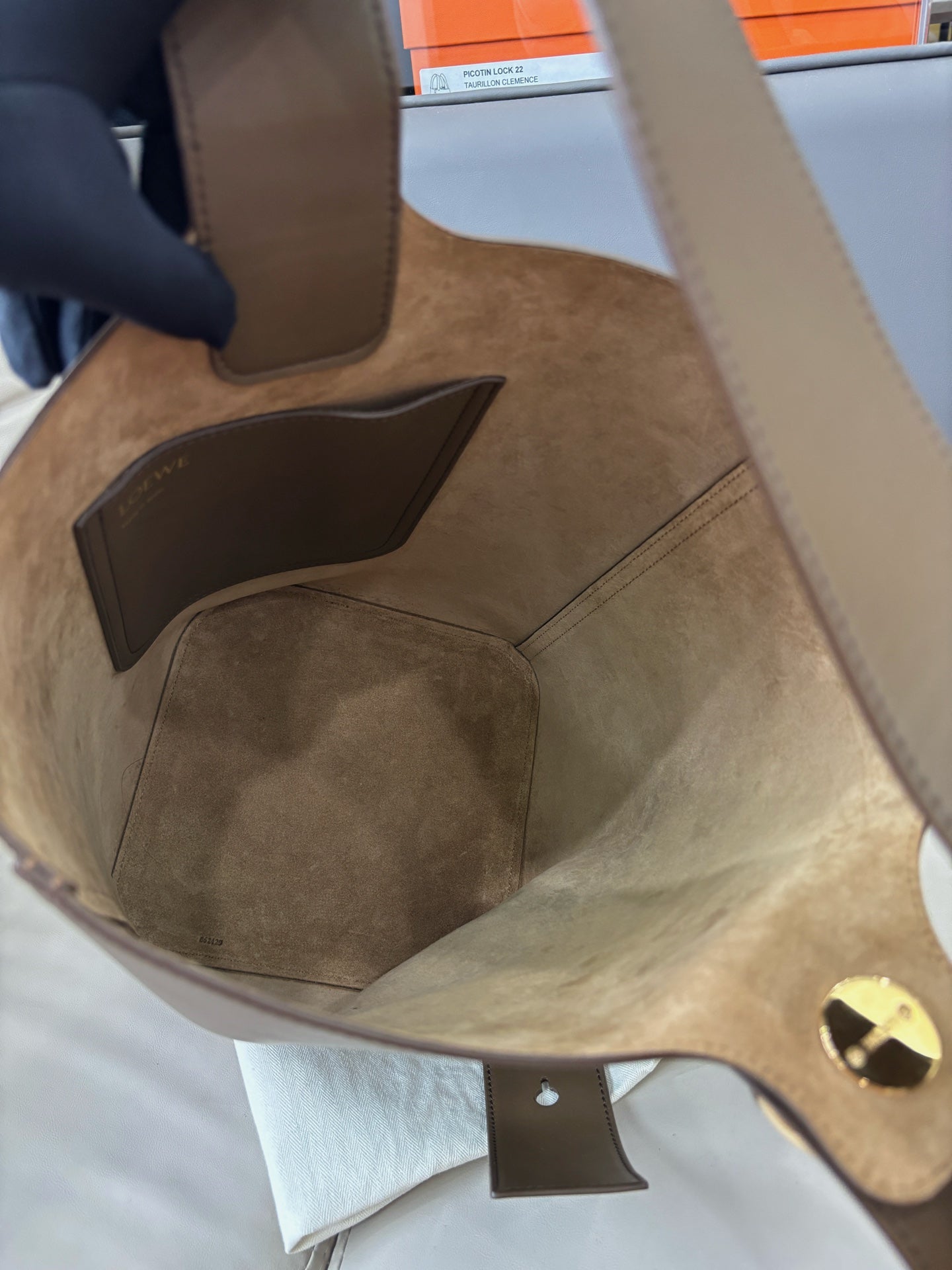 LOEWE Pebble Bucket Medium Bucket Bag Shoulder Bag