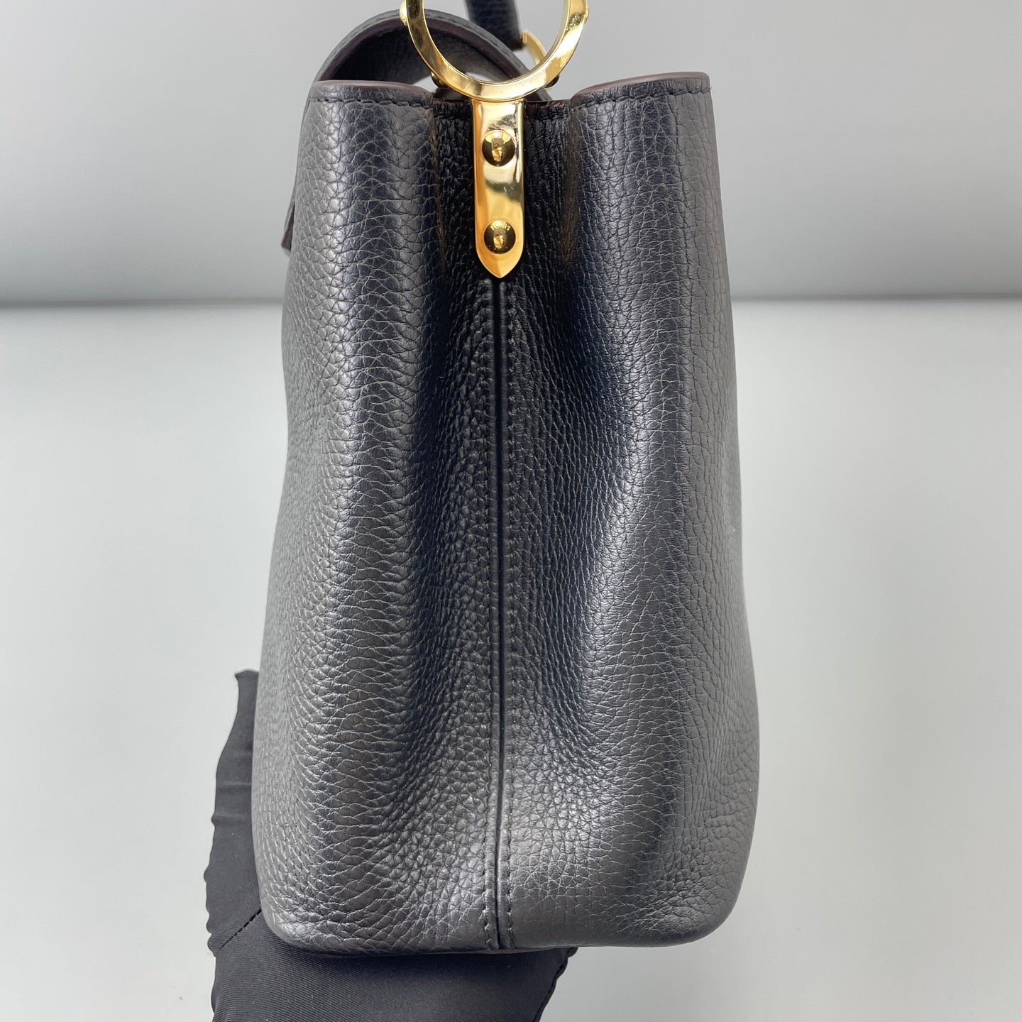 Louis Vuitton Capucines MM Tote Top Handle Bag Black Gold Hardware Women Classic