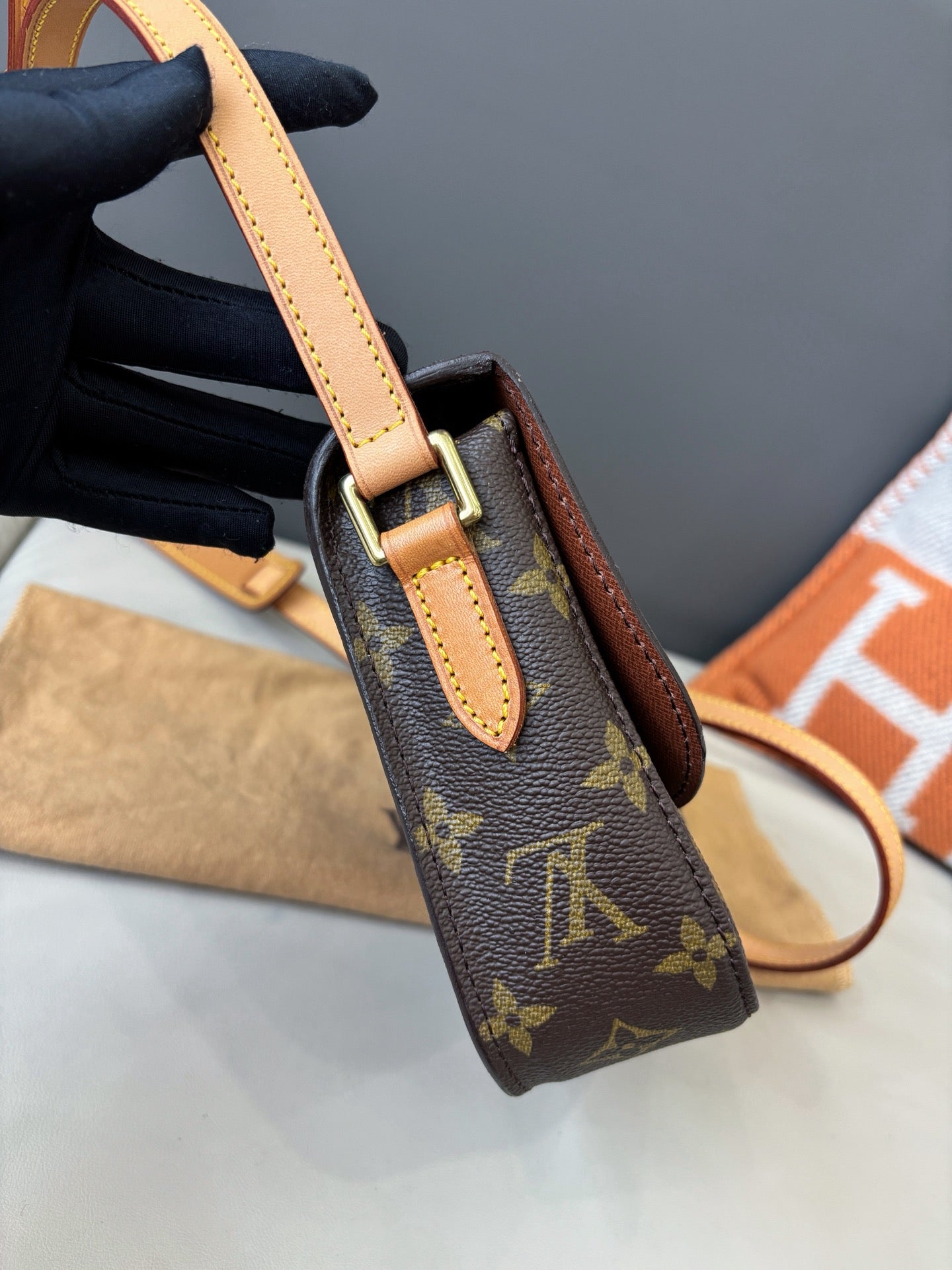 Louis Vuitton Saddle Monogram Canvas Brown Crossbody Excellent
