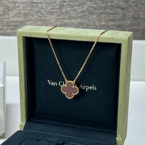 Van Cleef &amp; Arpels Vintage Alhambra Necklace18k YG with Red Carnelian Pendant