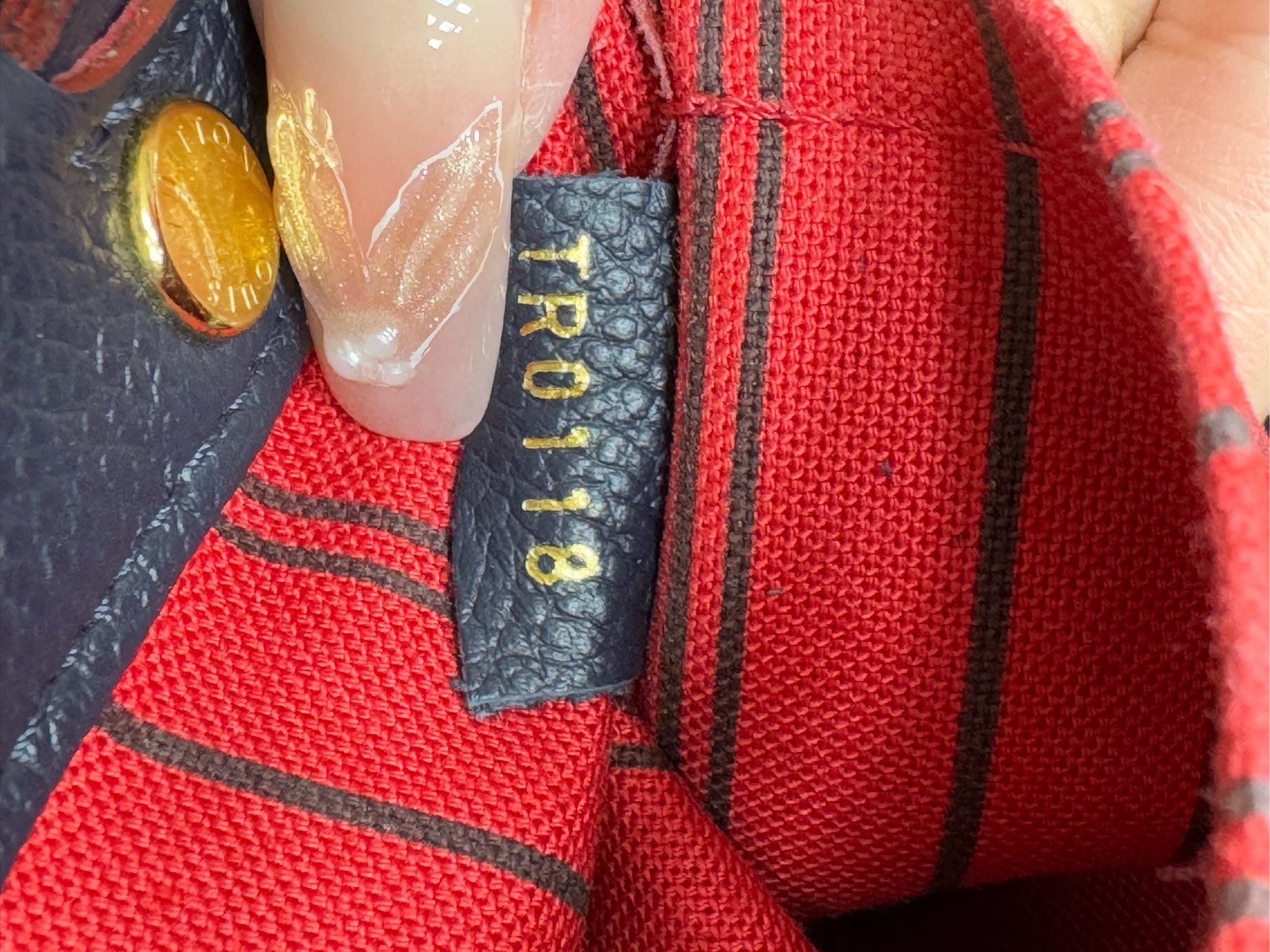 Louis Vuitton | Montaigne Bb Handbag - Pre-owned | Authentic Pre-Owned Luxury