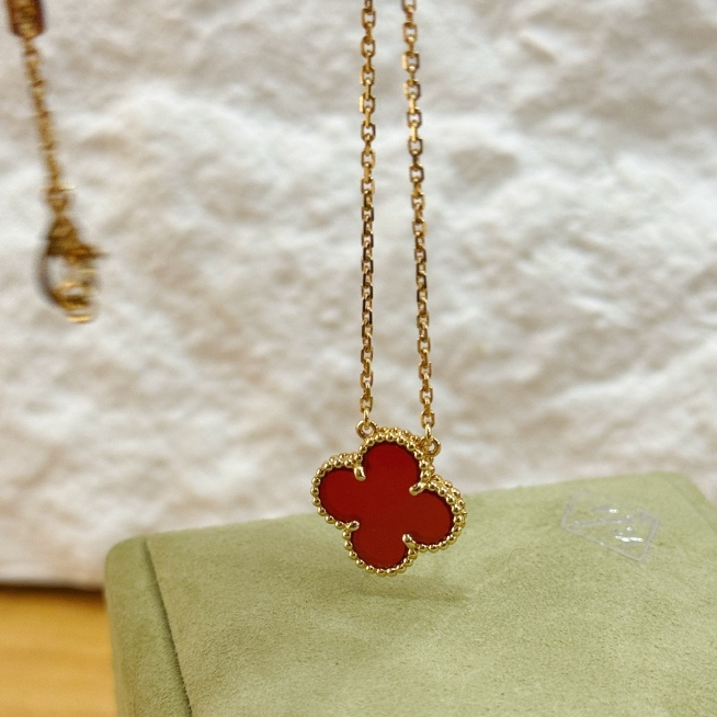 VCA Van Cleef &amp; Arpels Vintage Alhambra Red Carnelian 18k YG Pendant Necklace