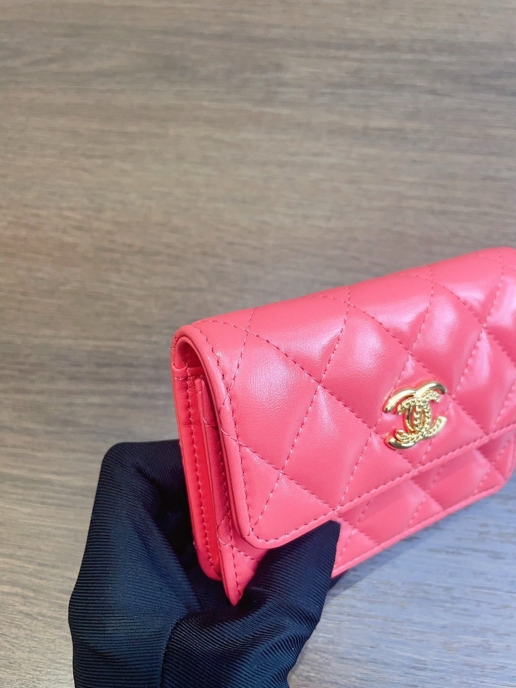 Chanel Vic Diamond Chain Shoulder Crossbody Bag Pink Gold Hardware Women